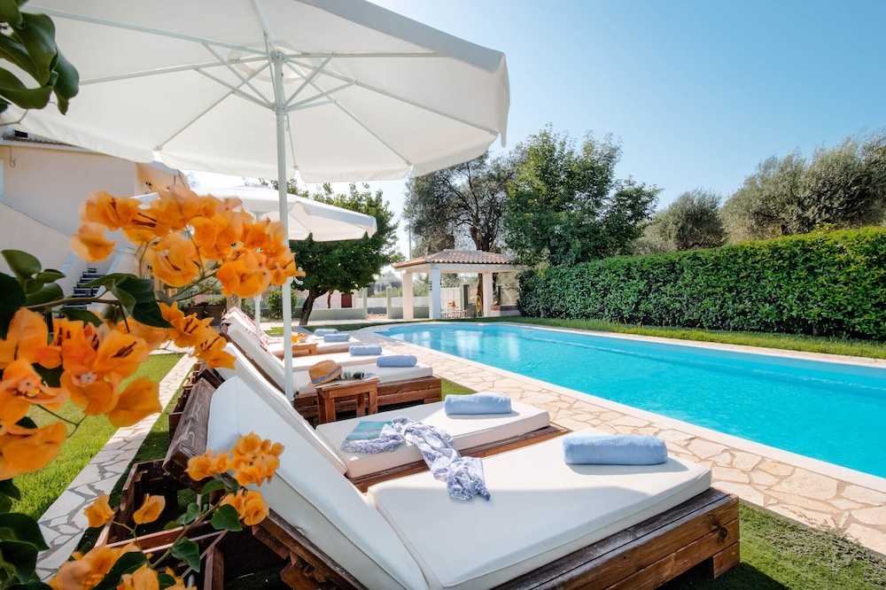 Villa Sun Sole — 4-Star Luxury Hotel in Agios Spyridon, Greece