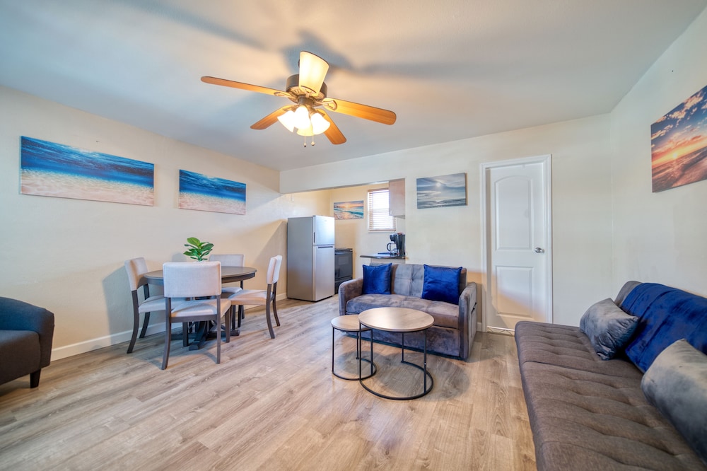Camelot Beach Suites - photo 16