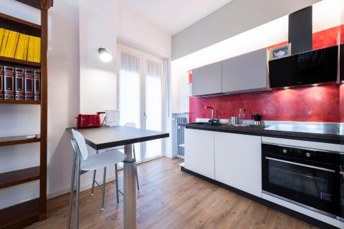 Three Balconies Apartment — 4-Star Luxury Hotel in Verona, Italy
