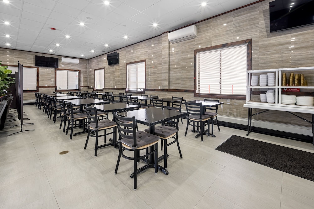 Highbridge Hotel - photo 16