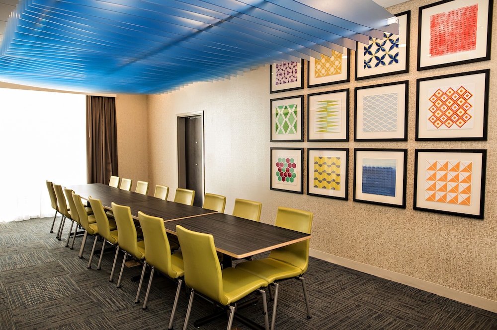 Holiday Inn Express & Suites Marietta by IHG - photo 45