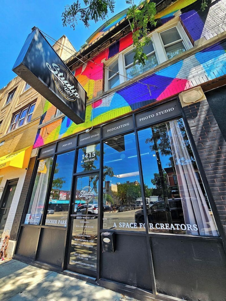 Stay - carbon neutral hotel in Chicago