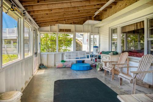 Papas Place by Oak Island Accommodations - photo 29