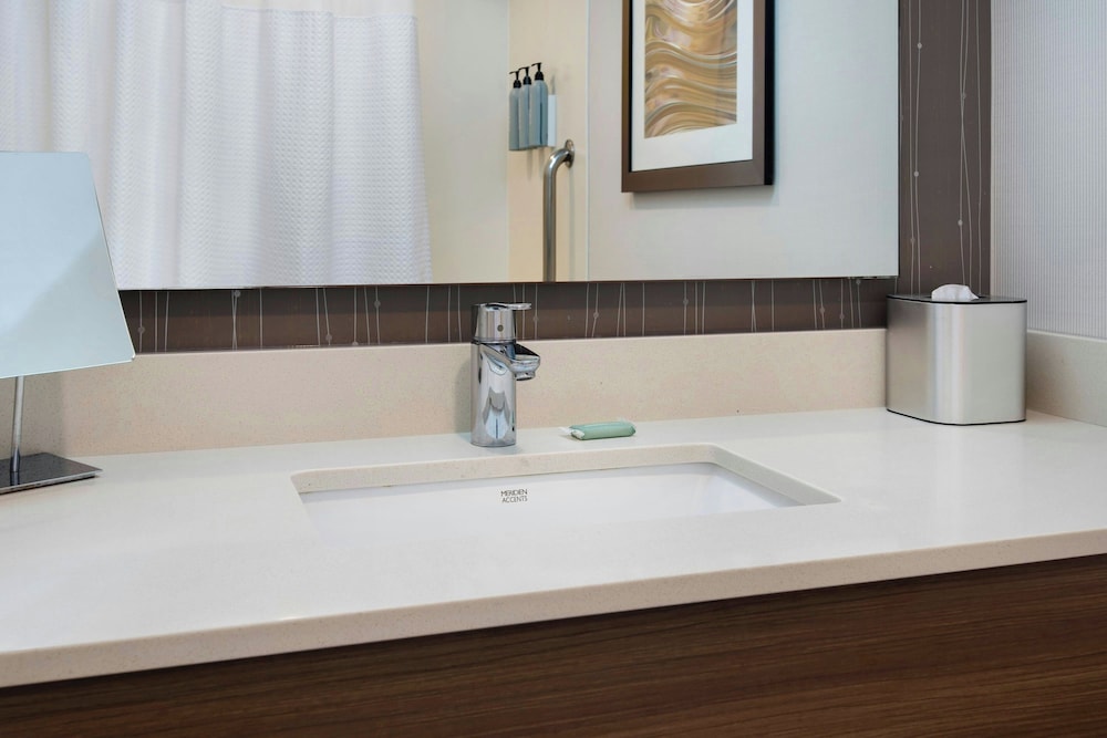 Courtyard Marriott Binghamton - photo 16