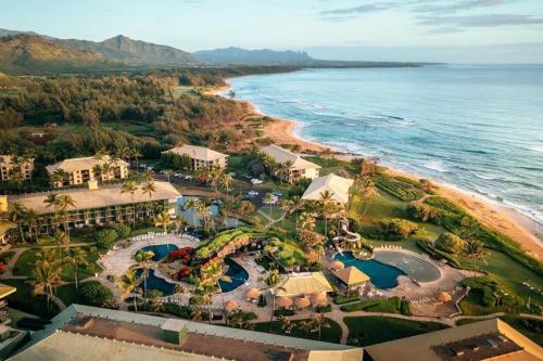 East Shore Beachfront Resort Restaurant Bar AC Spa Pool & Gym — hotel in Lihue