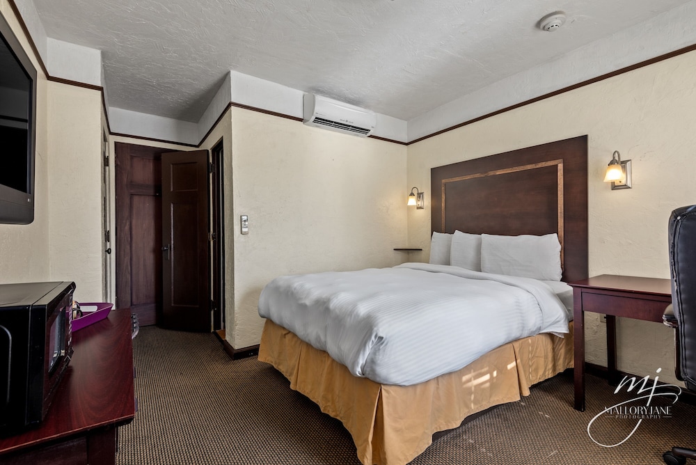 Hotel Seville - photo 14
