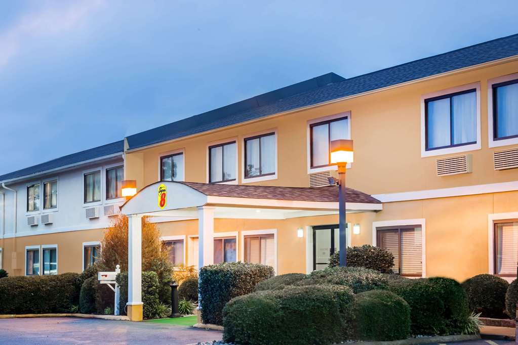 Super 8 by Wyndham Jonesboro - featured photo