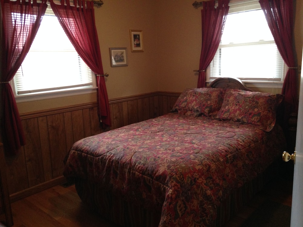 Phillips Historic Motel & Cottages - photo 13