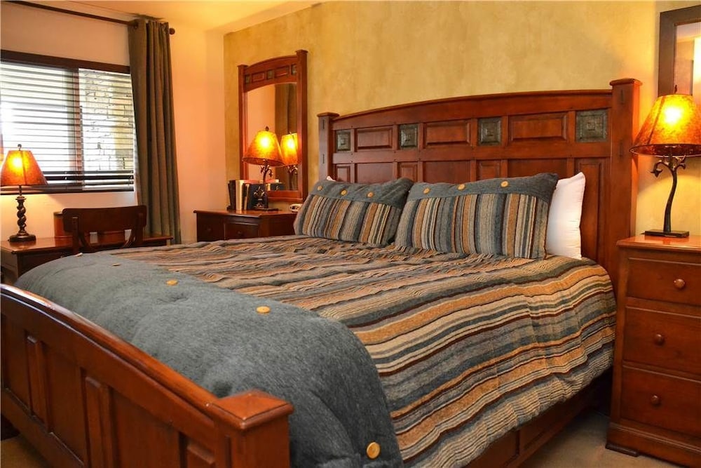 Beaver Run Resort Unit 38380 by RedAwning in Breckenridge, United States