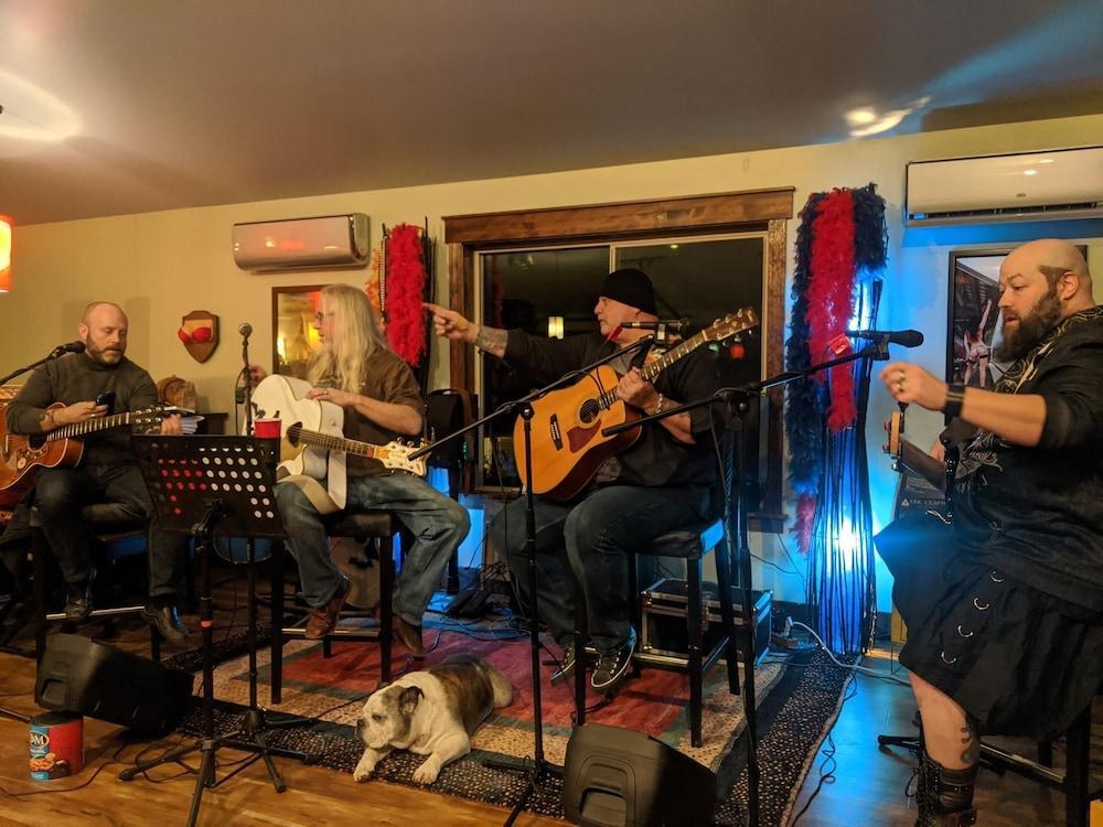 Happy Rock Inn - photo 12