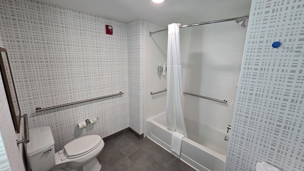 Hampton Inn & Suites Chicago Deer Park - photo 36