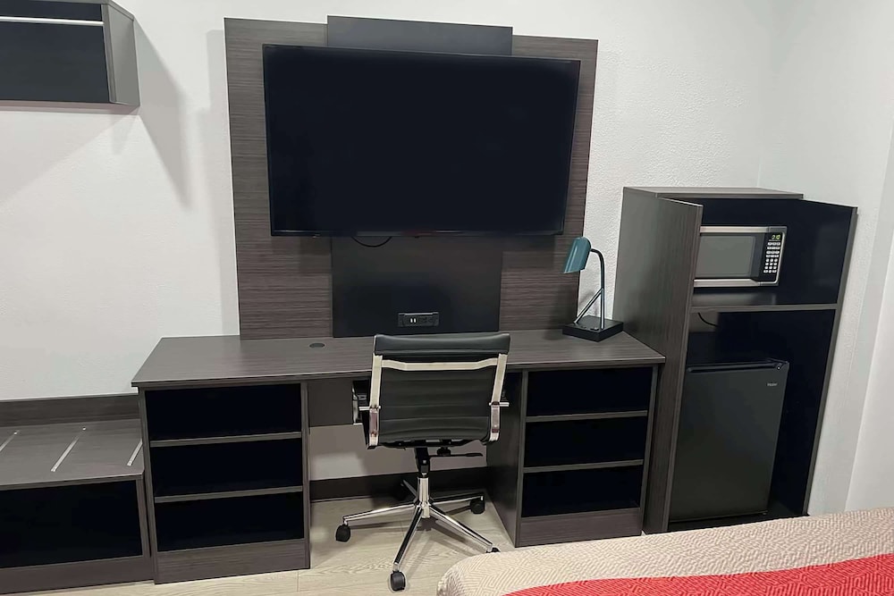 Motel 6 Athens - photo 5