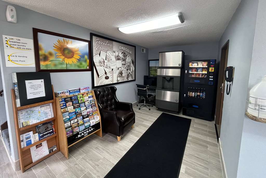 Super 8 by Wyndham Emporia - photo 15