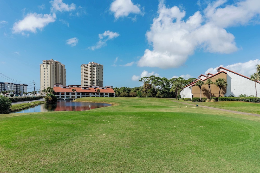 Edgewater Oasis Gorgeous Resort Condo on Beach - photo 22