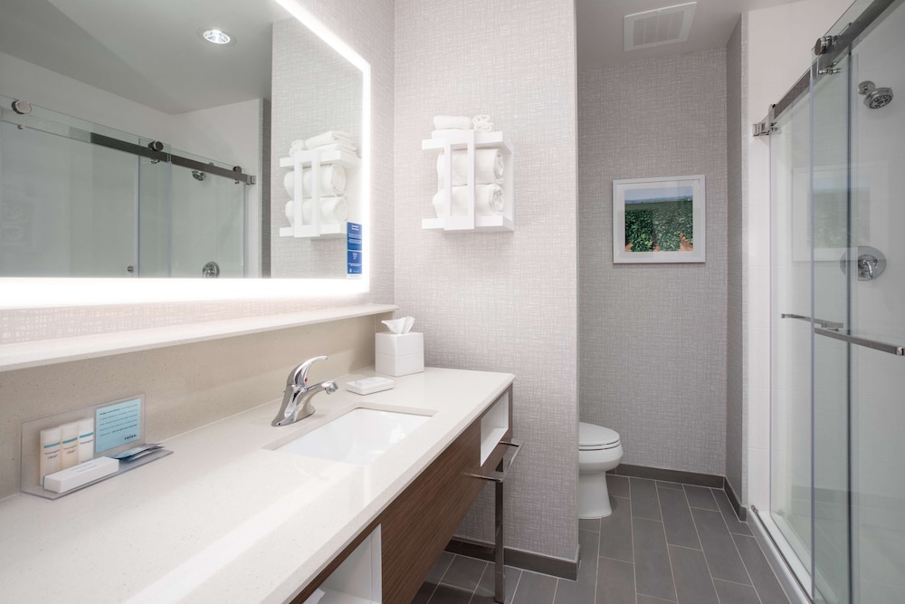 Hampton Inn & Suites Watsonville - photo 36