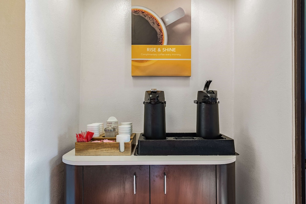 Days Inn by Wyndham Cincinnati I 71 - photo 20