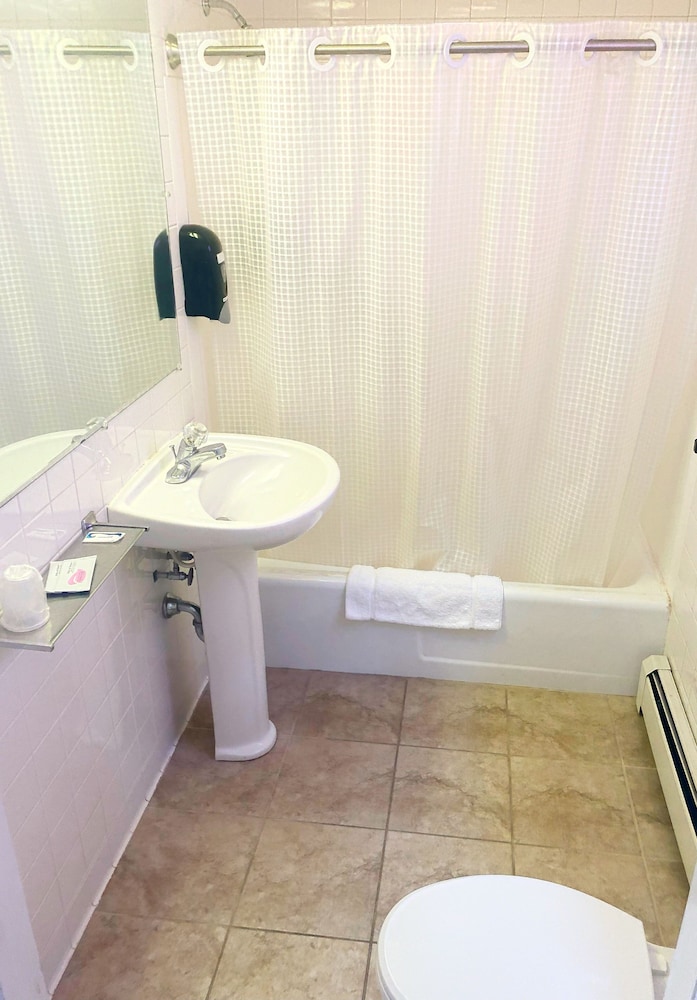 Brewer Motor Inn - photo 10