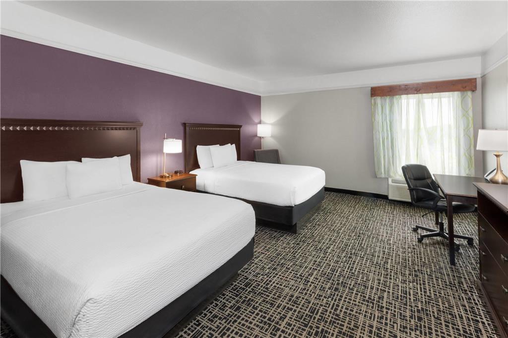 La Quinta Inn & Suites by Wyndham Brownwood - photo 14