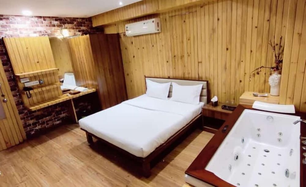 Hotel Global - carbon neutral hotel in Surat