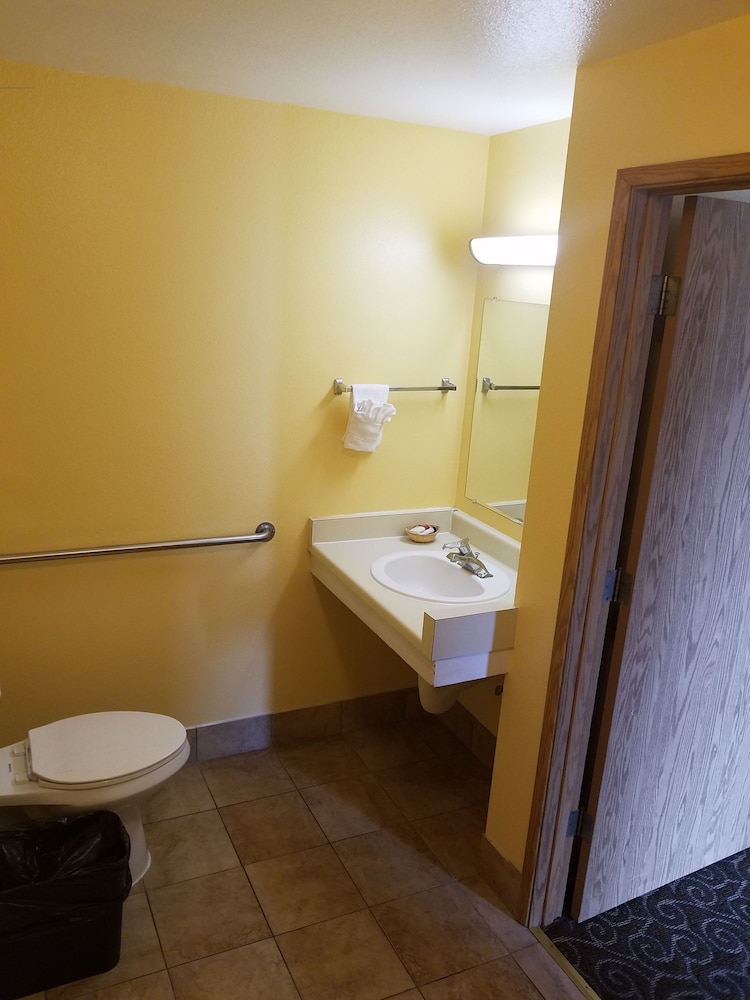 Travelodge by Wyndham Wenatchee - photo 4