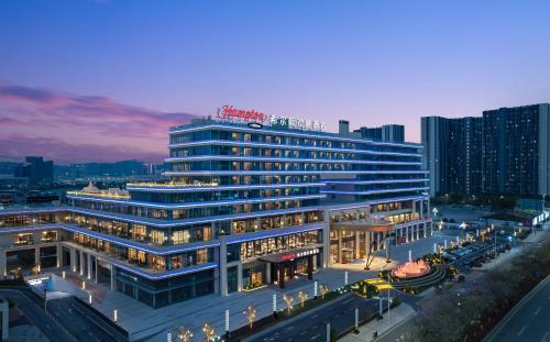 Hampton By Hilton Guangzhou Xintang Railway Station — 4-Star Luxury Hotel in Guangzhou, People's Republic of China