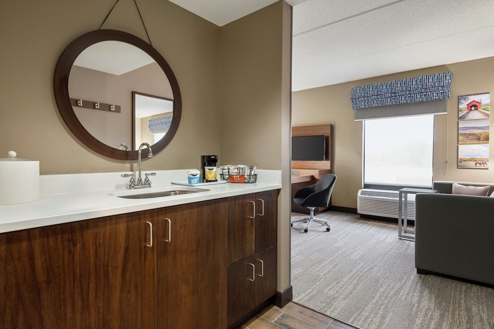 Hampton Inn & Suites Frederick Fort Detrick - photo 26
