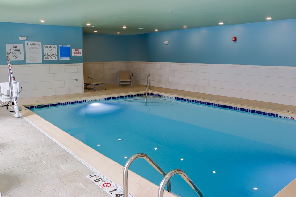Holiday Inn Express and Suites Detroit Northwest Livonia - photo 10