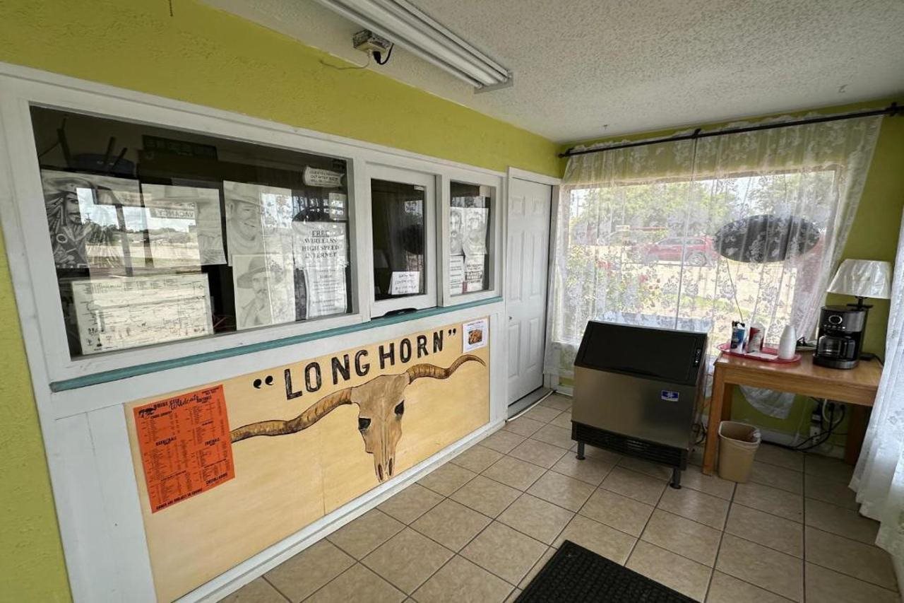 Longhorn Motel Boise City - photo 5