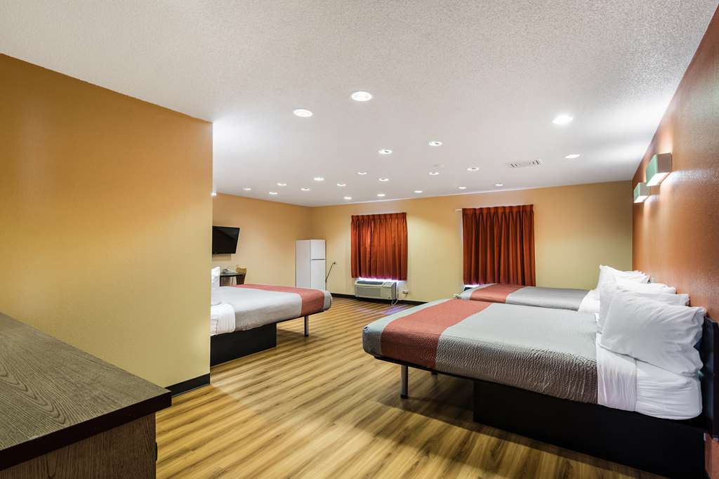 Motel 6 Libertyville IL - photo 12