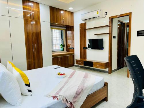 BluO 2BHK Gachibowli Kitchen Lift Parking — 4-Star Luxury Hotel in Hyderabad, India