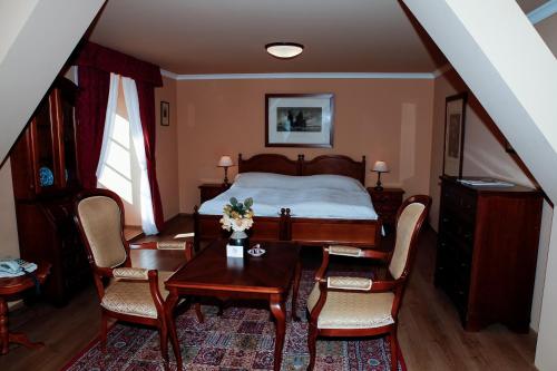 Hotel Zámek Štirín — hotel in Kamenice