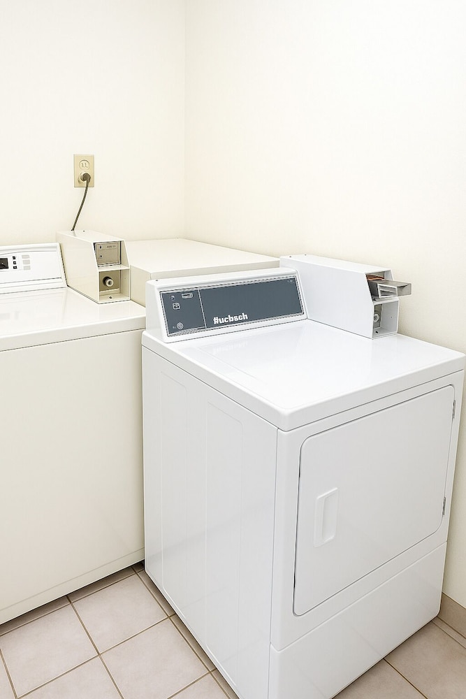 Creekside Inn & Suites - photo 37