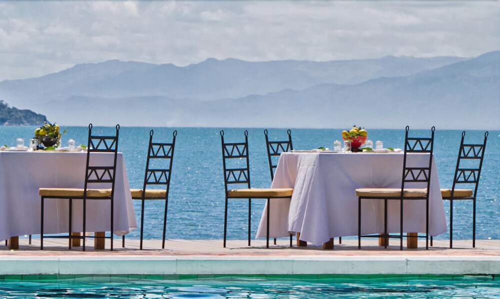 The Makokola Retreat - carbon neutral hotel in Malawi