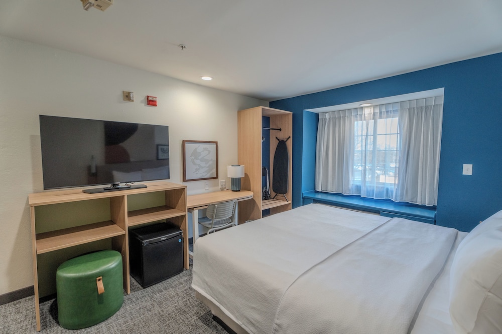 Spark by Hilton Sterling Dulles Airport - photo 7