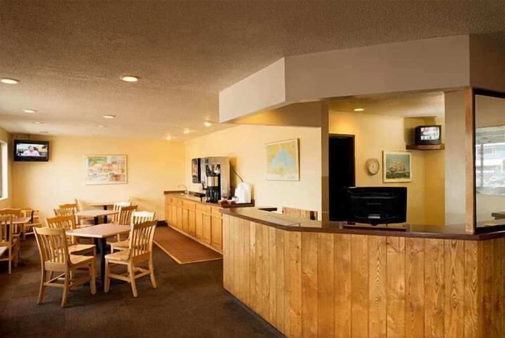 Superior Inn - photo 13