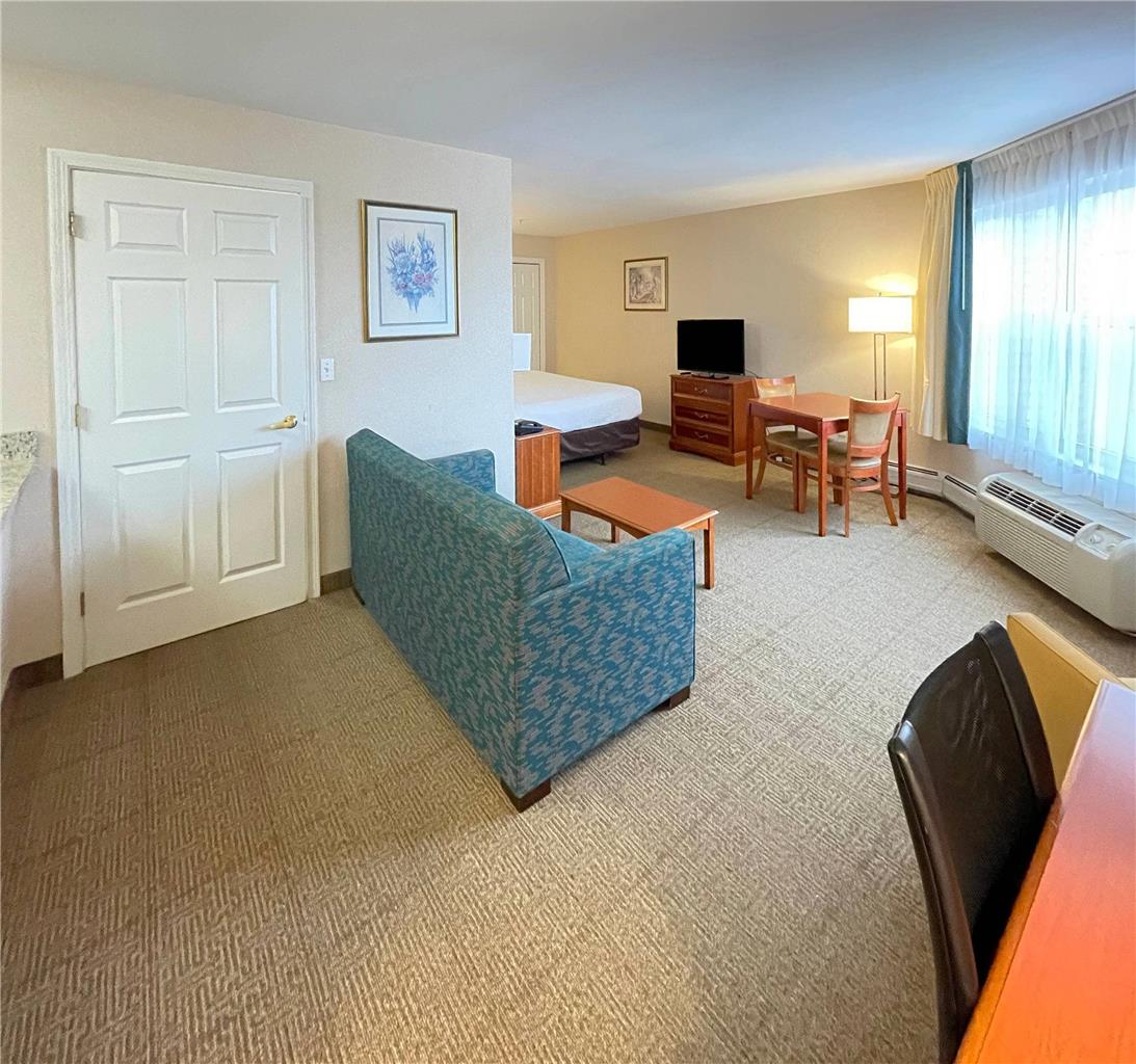 Smart Suites an Ascend Collection Hotel - photo 8