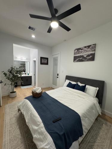 Mo Place in Houston, United States