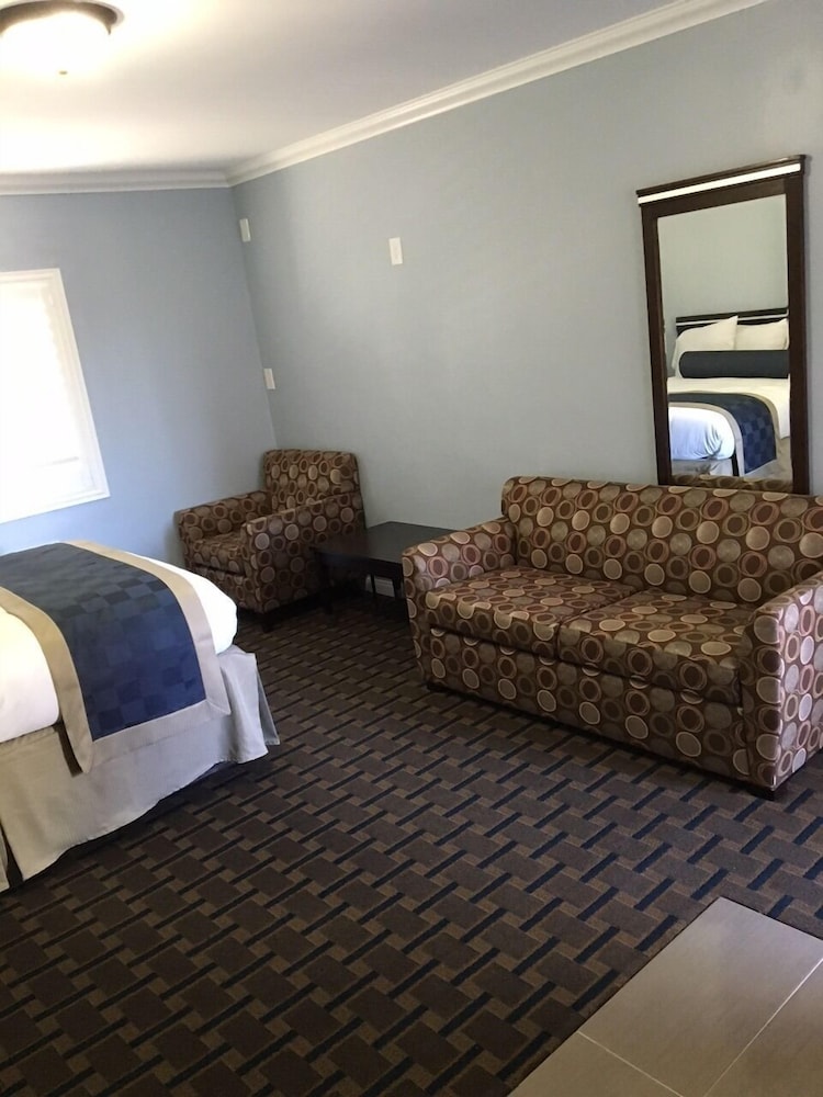 Hollywood Palms Inn and Suites - photo 54