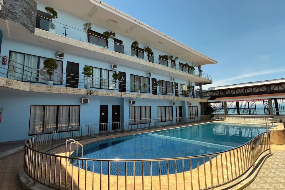 Hidden Valley Beach Resort — hotel in Pinamungahan