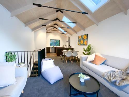 Modern 2 bedroom Apartment 7 mins walk to Queenstown — 4-Star Luxury Hotel in Queenstown, New Zealand