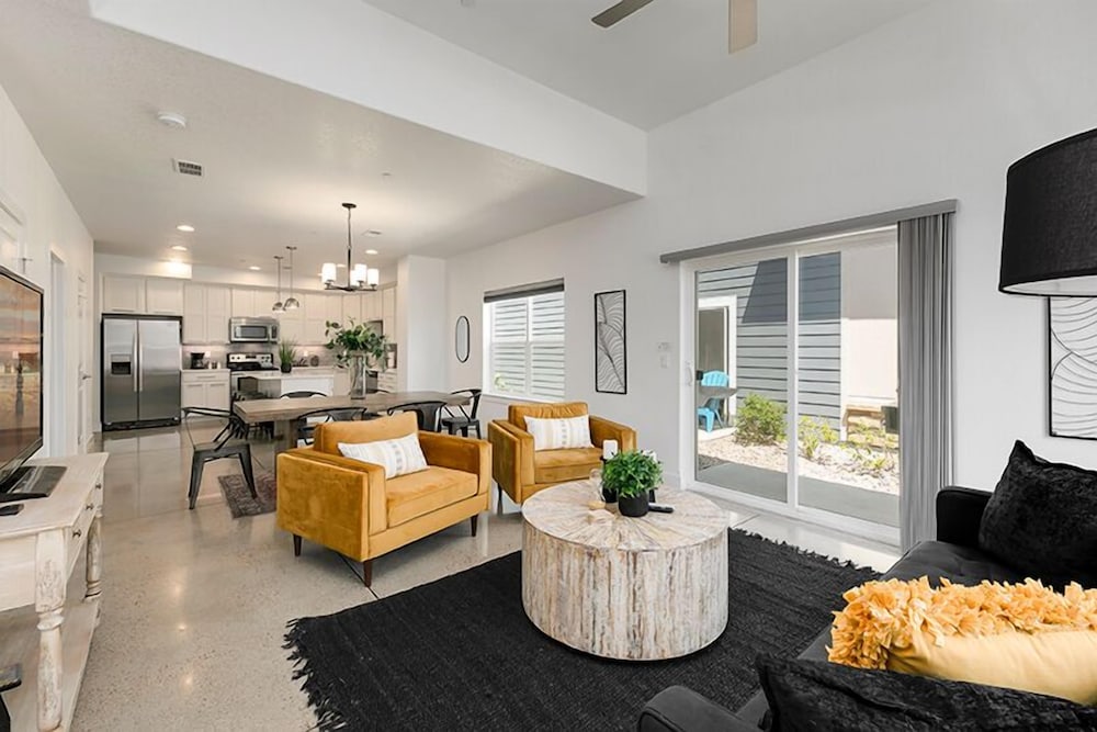 Gorgeous Townhome Steps From the Brewery District — 4-Star Luxury Hotel in Fort Collins, United States