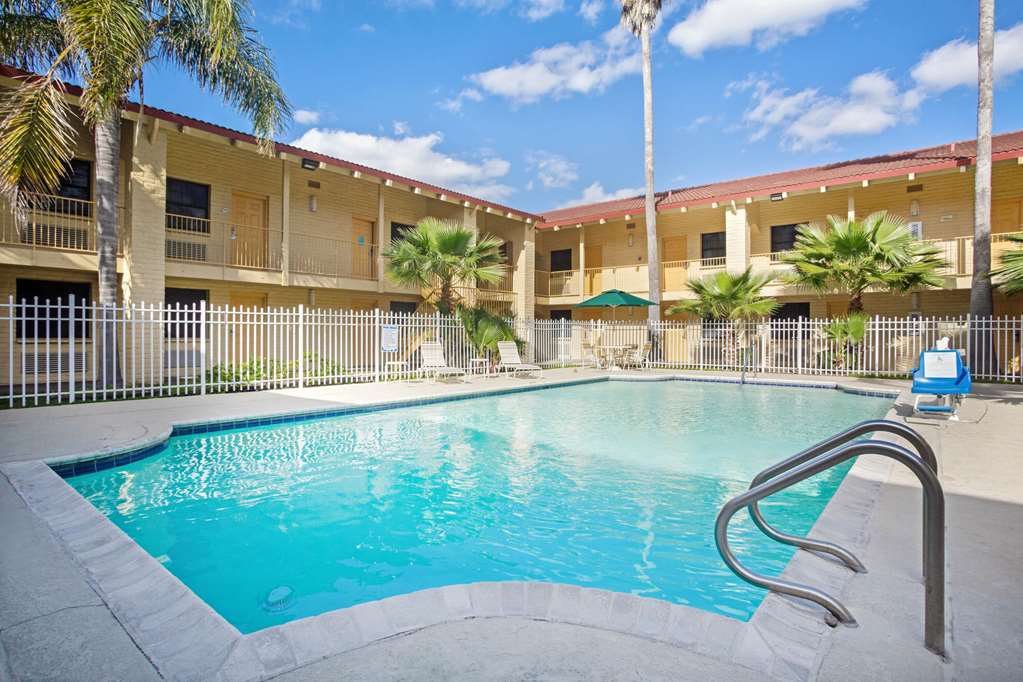 La Quinta Inn by Wyndham Victoria - photo 15