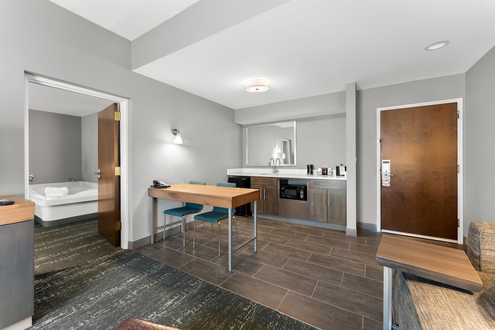 Hampton Inn & Suites Newtown - photo 86