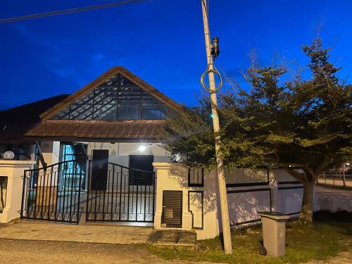 VillaParadise Homestay — 4-Star Luxury Hotel in Batu Pahat, Malaysia