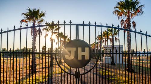 Jonkershoek Guest Farm — 4-Star Luxury Hotel in Kimberley, South Africa