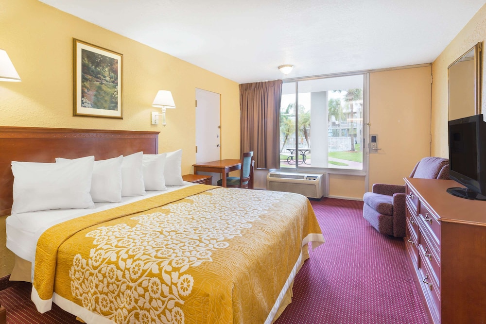 Howard Johnson by Wyndham Orlando International Drive - photo 5