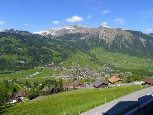 Chalet Chalet Marianne — 4-Star Luxury Hotel in Lenk, Switzerland