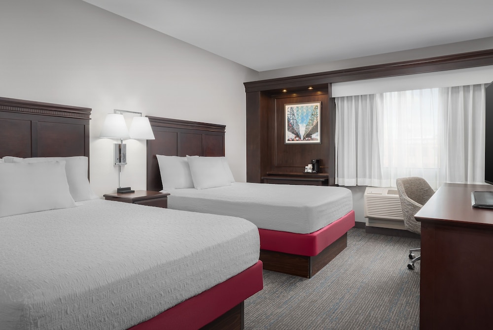 Hampton Inn & Suites Omaha Downtown - photo 20