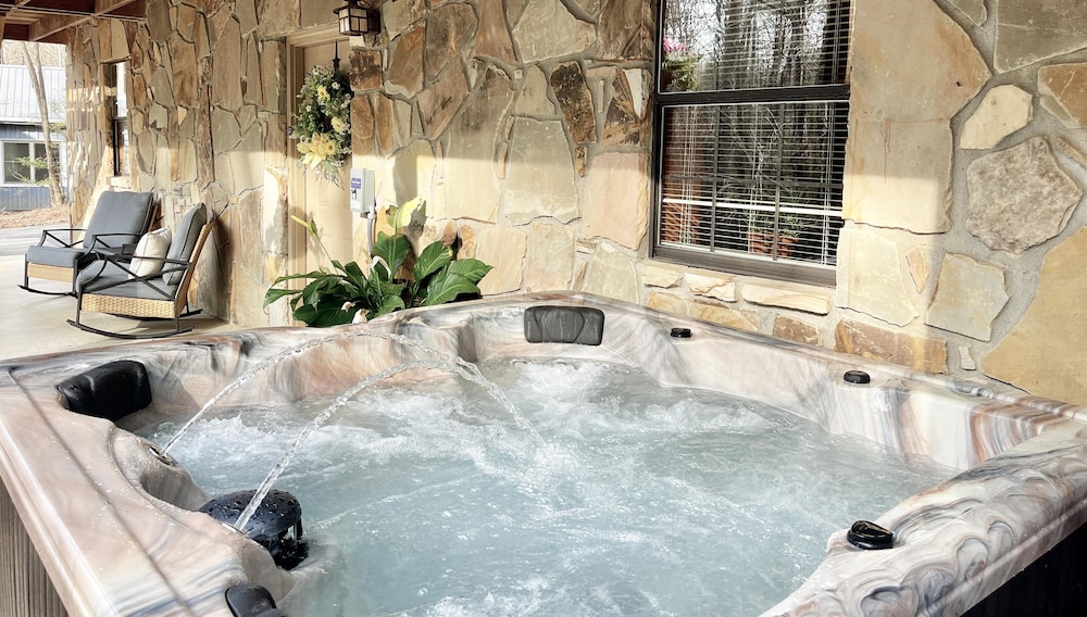 Bruno's Mountain Cave - last minute hotel in Sevierville