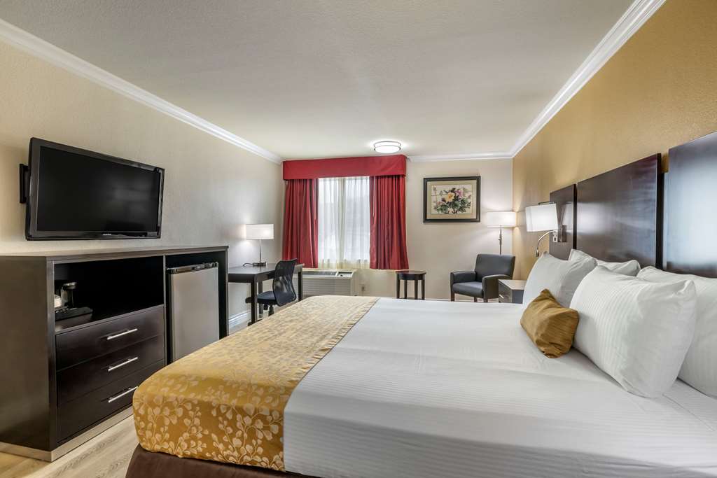 Best Western Plus South Bay Hotel - photo 22